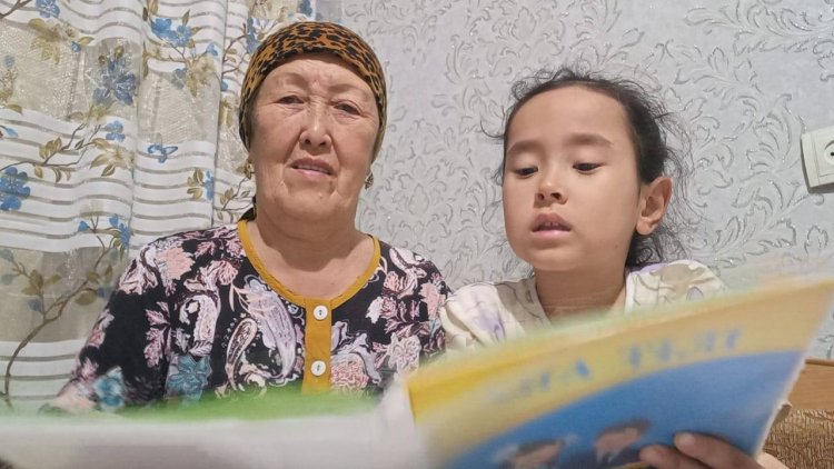 "Бірге кітап оқимыз" тақырыбында ата-анамен  бірлескен жұмыстар жүргізілді