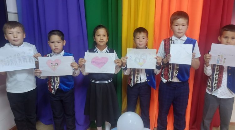 «Анамның қолы» атты сурет байқауы